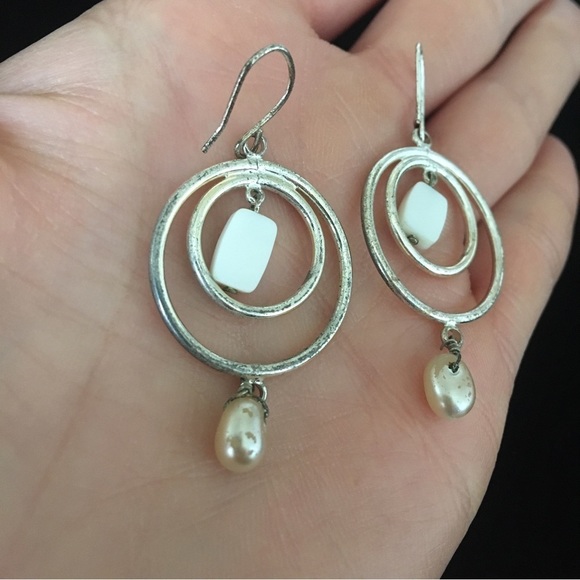 Vintage Circle Dangle Earrings - Picture 2 of 6